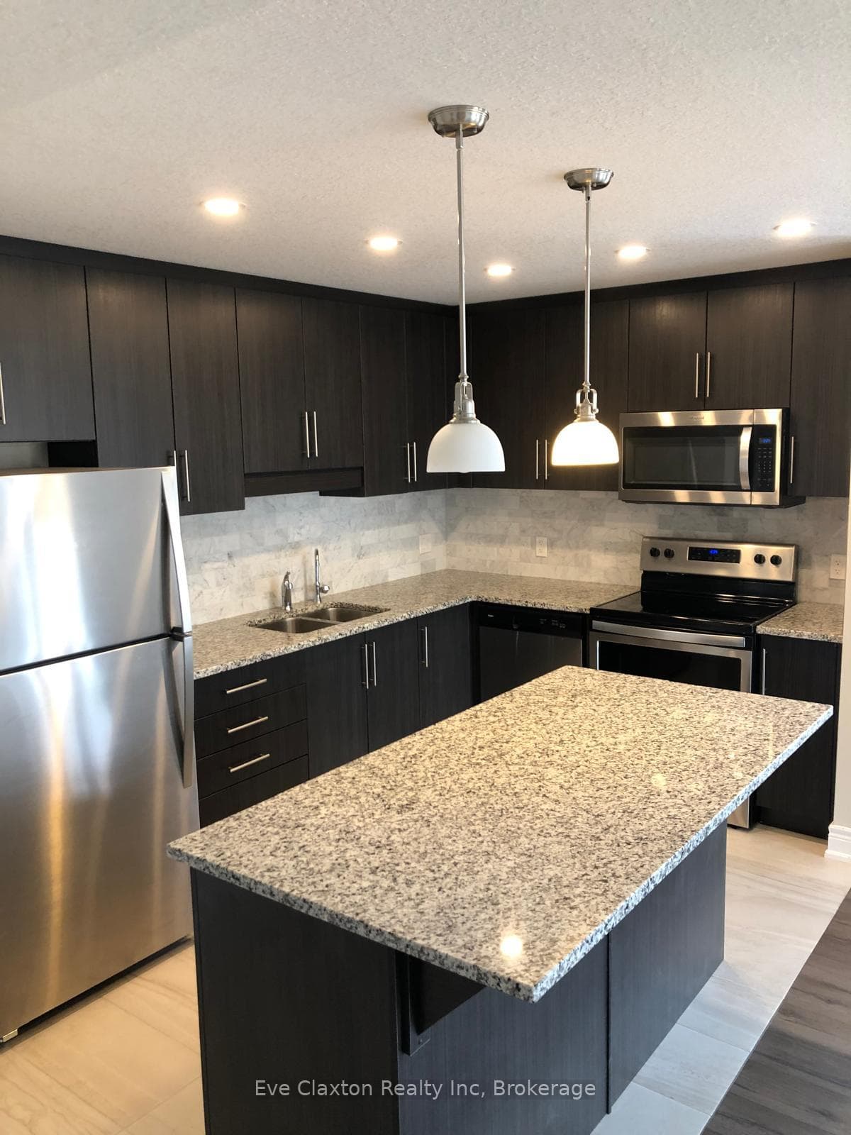 333 Gosling Gardens Unit 209 photo 5