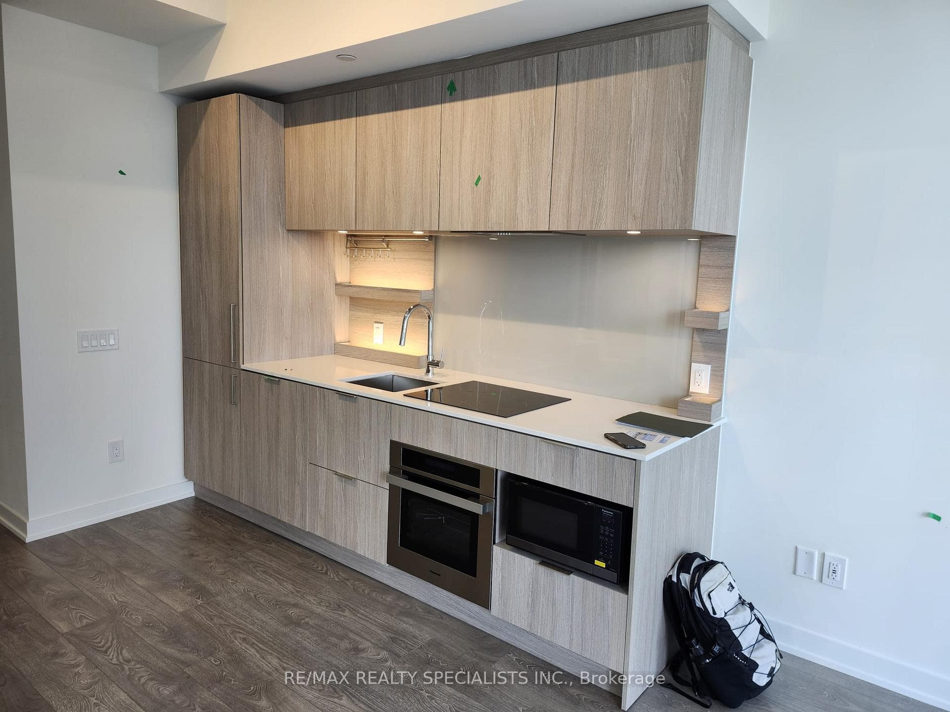 28 Ann Street Unit 812 photo 4