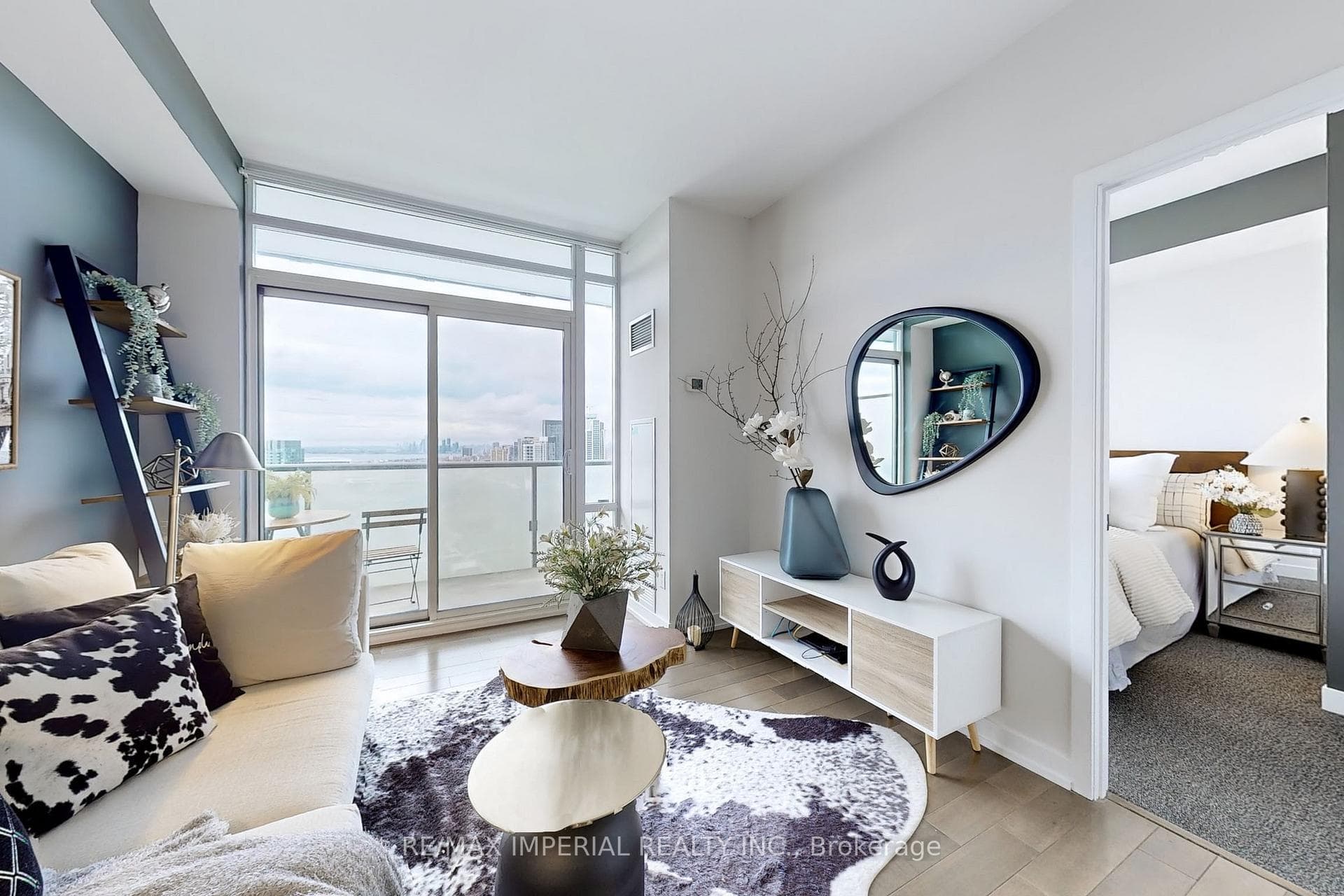 170 Fort York Boulevard Unit 2613 photo 2