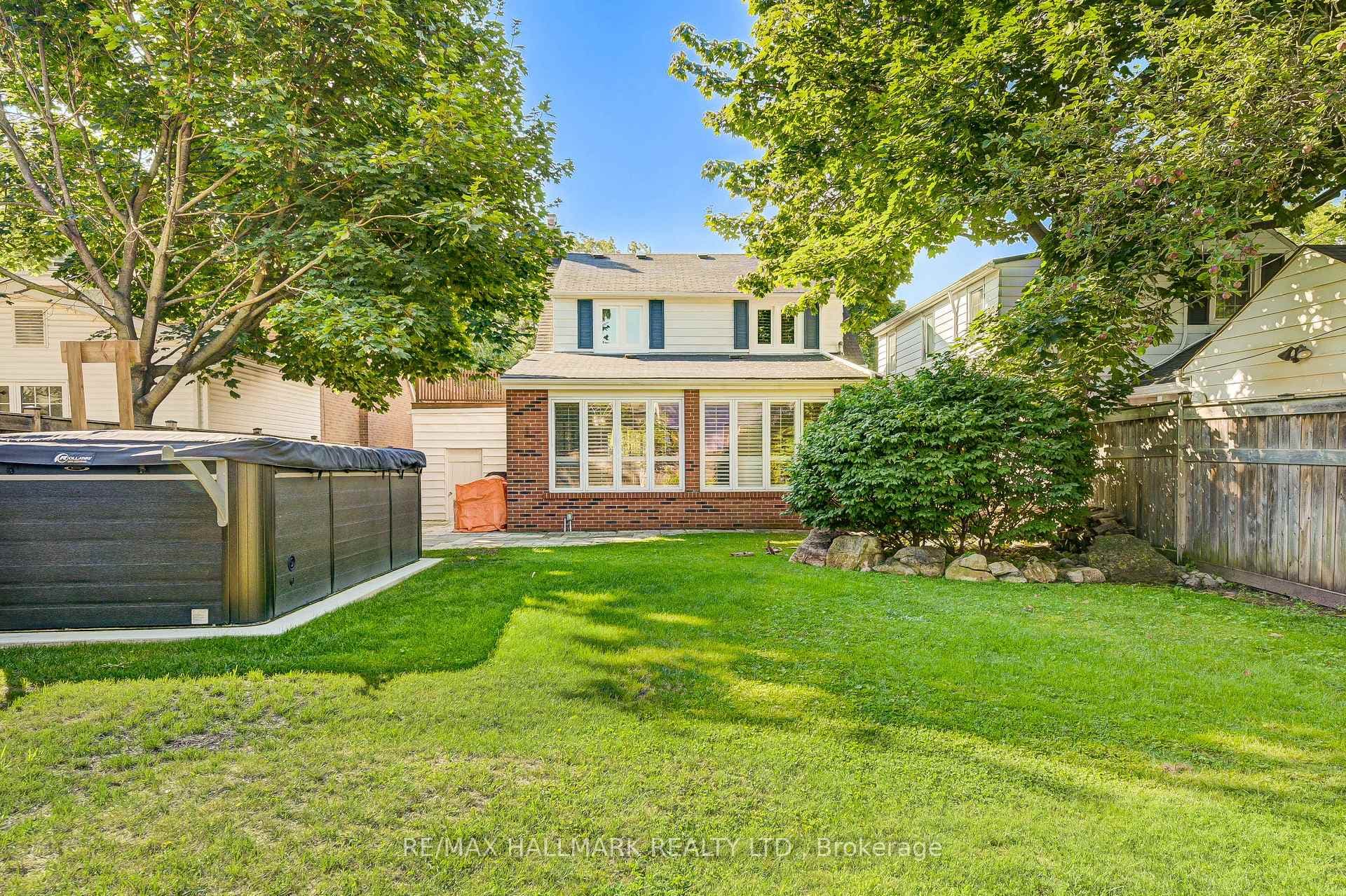 Gorgeous backyard with year round spa pool