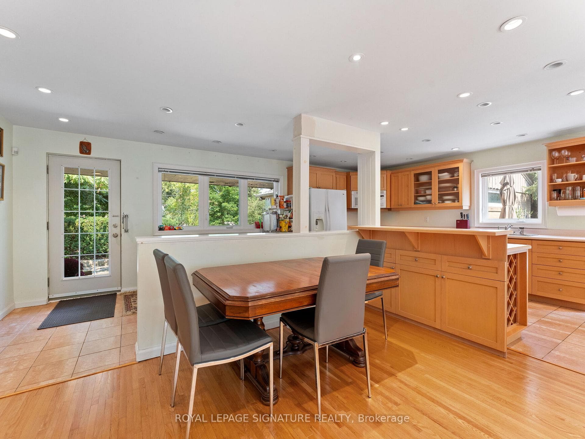 75 Leggett Avenue photo 9