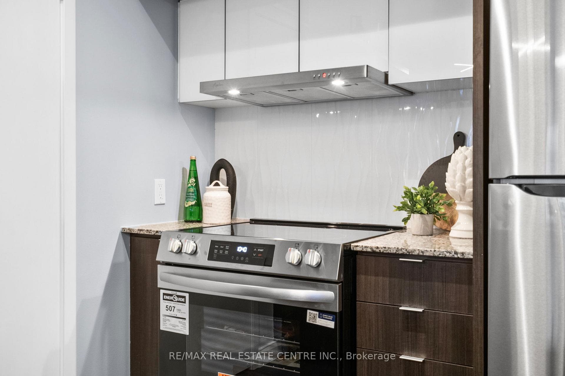 Brand new stainless stove & fridge (2026)