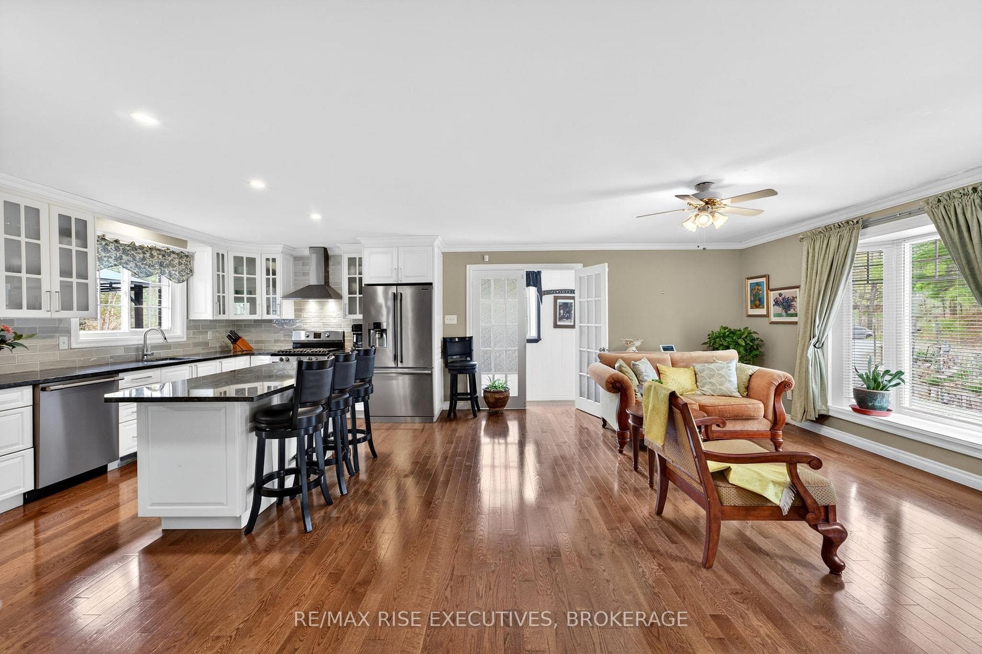 2405 Rideau Ferry Road photo 11