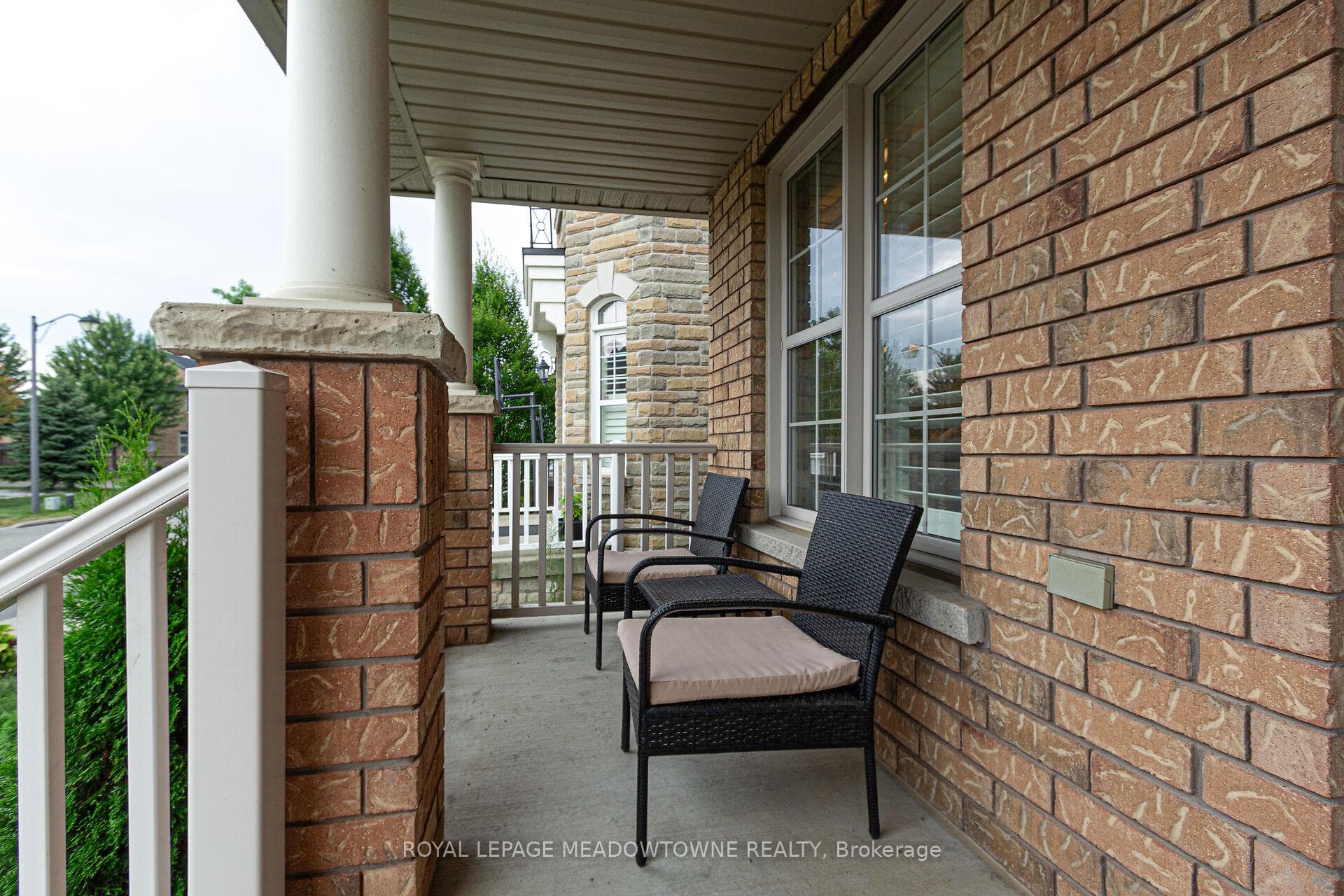 534 Grant Way photo 3