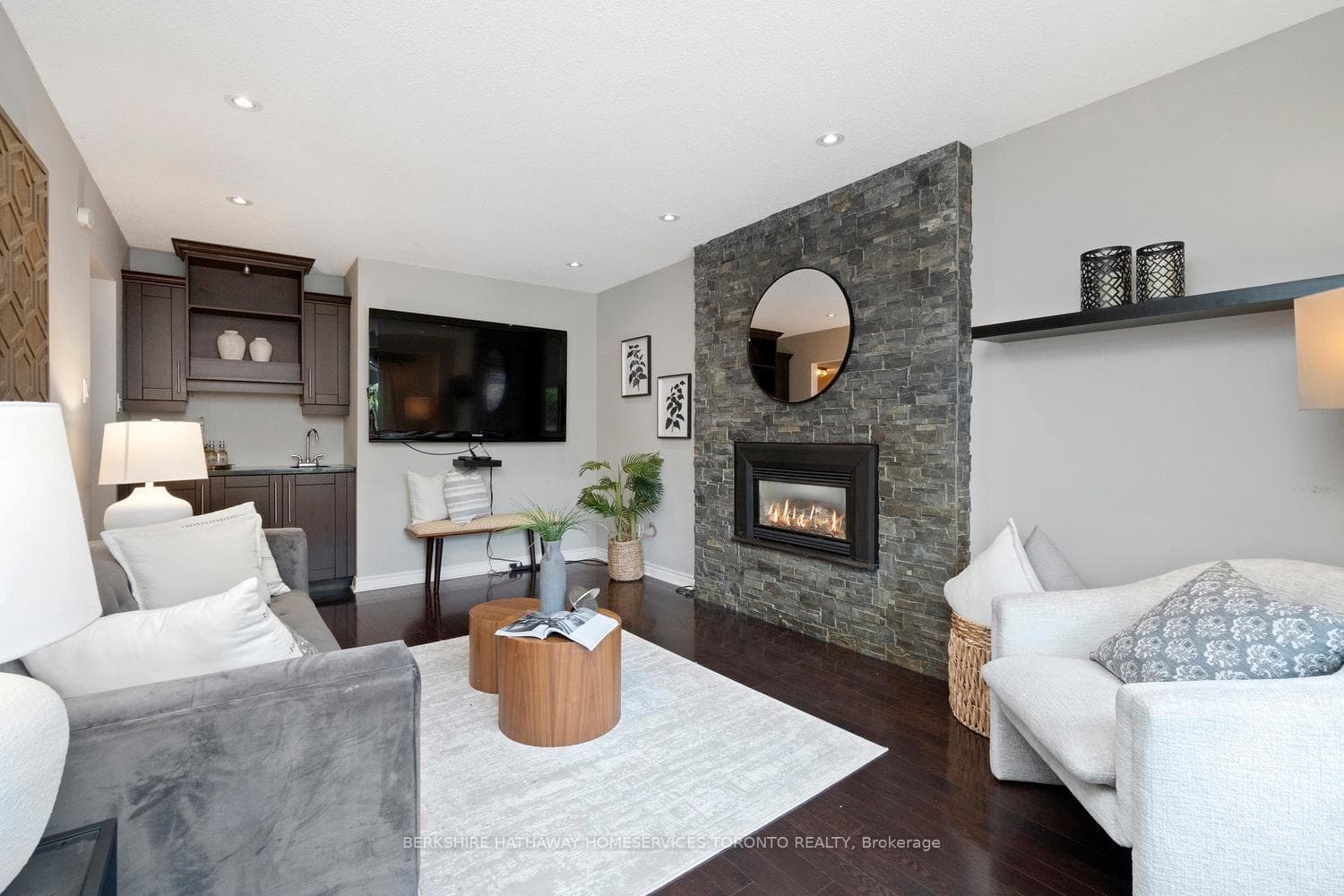 1266 Barnwood Square photo 16