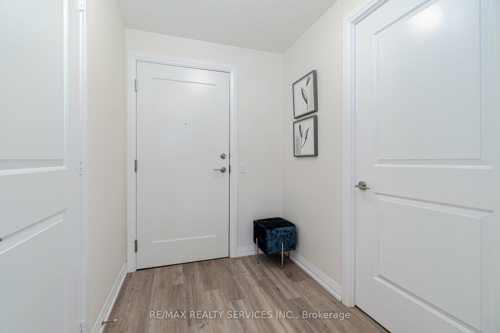 35 Watergarden Drive Unit 2418 photo 5