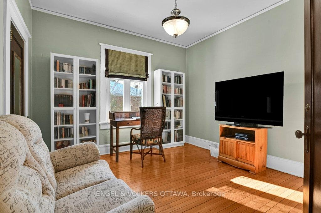 650 Churchill Avenue photo 21