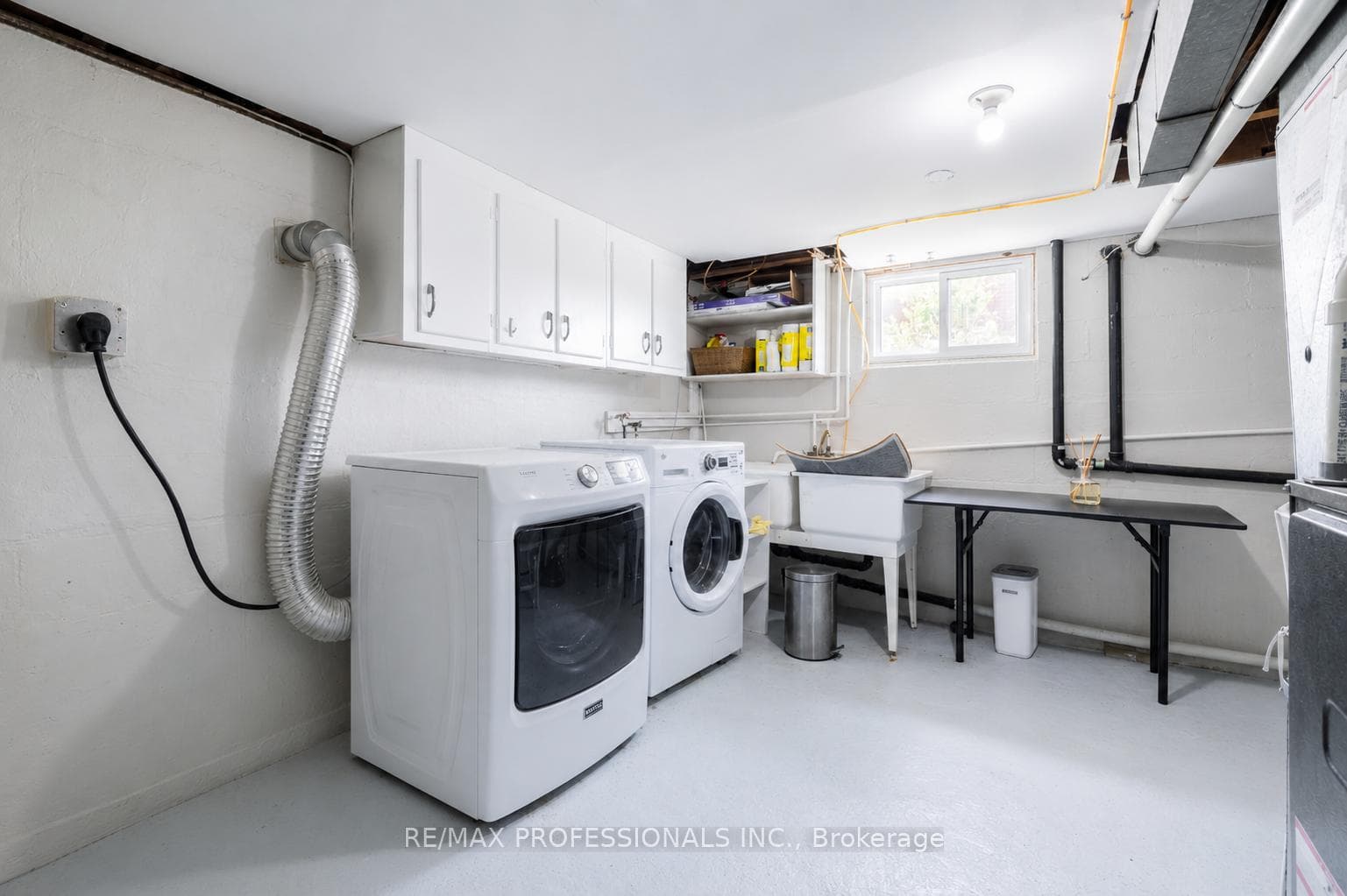 1045 Helena Street photo 27