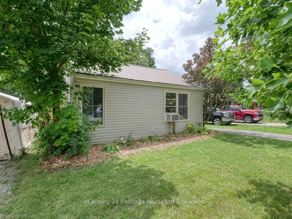 674 HAYBALL Street photo 2