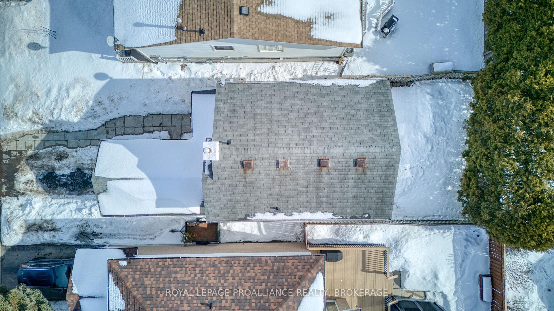 937 Killarney Crescent photo 2