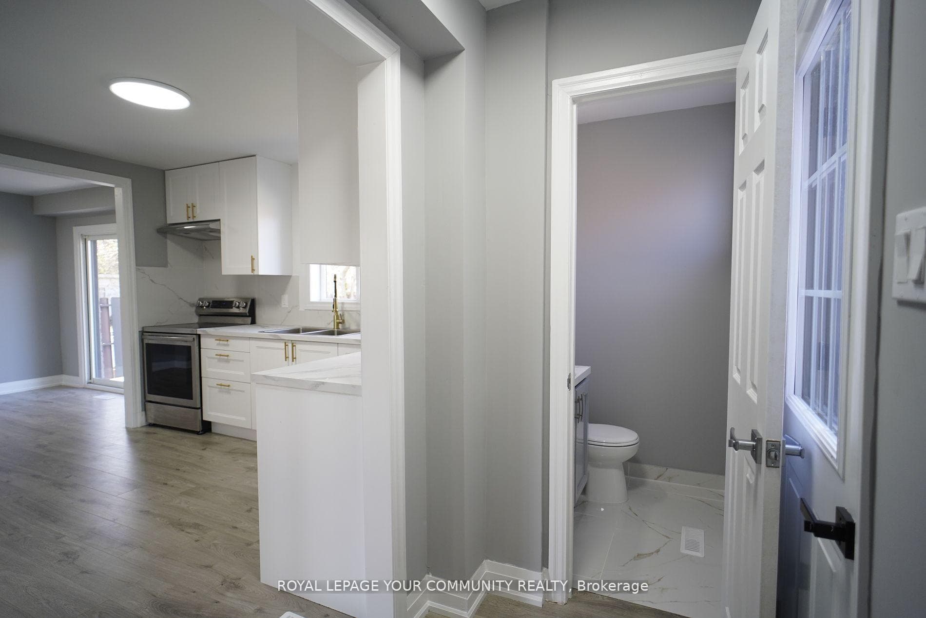 196 Mackenzie Street photo 14