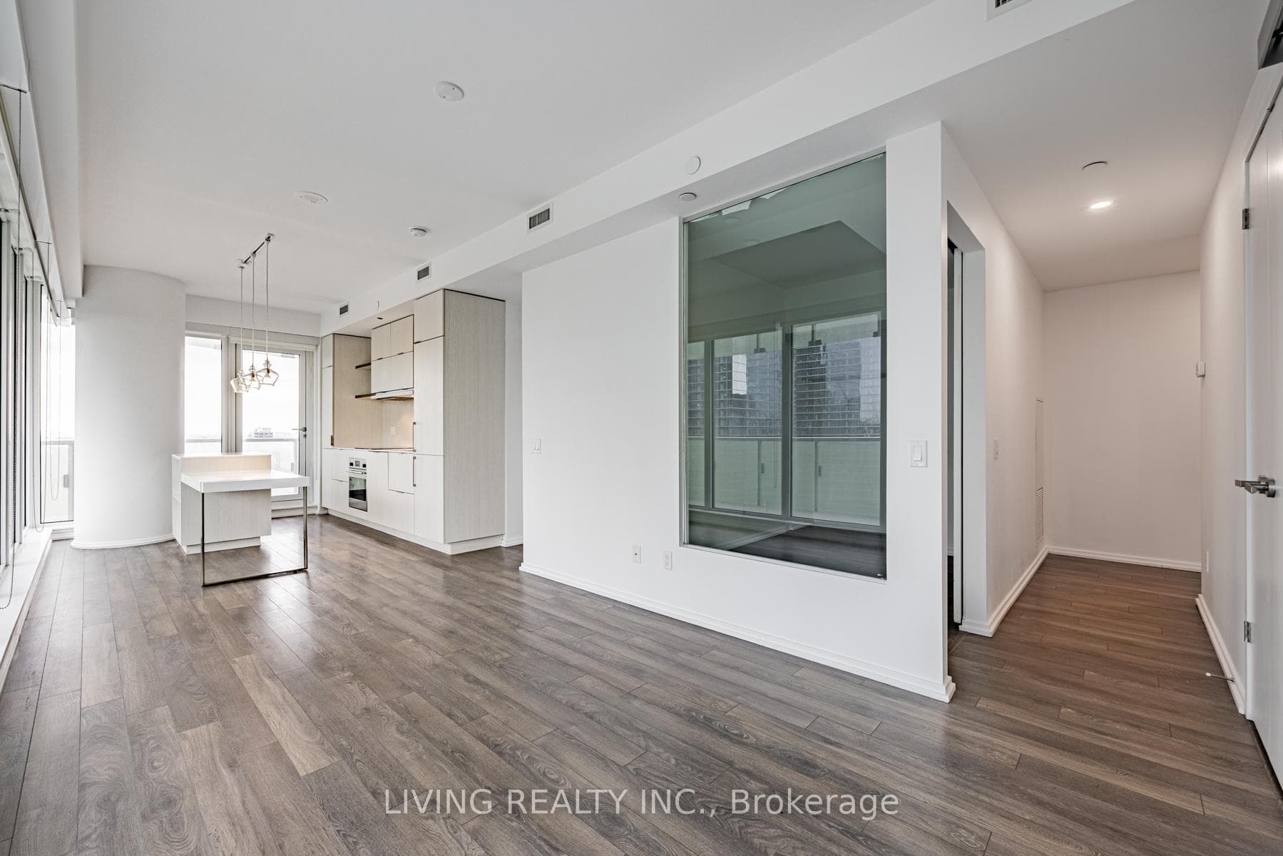 197 Yonge Street Unit 2209 photo 8