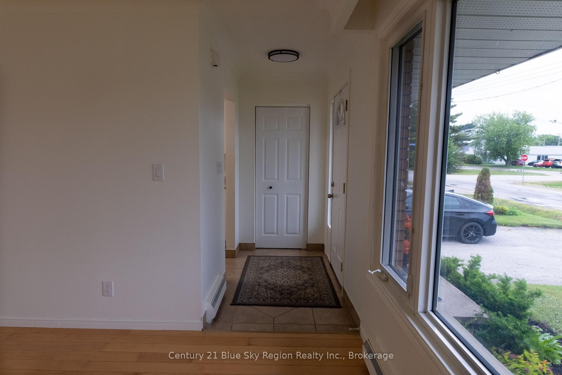 102 Lee Avenue photo 4