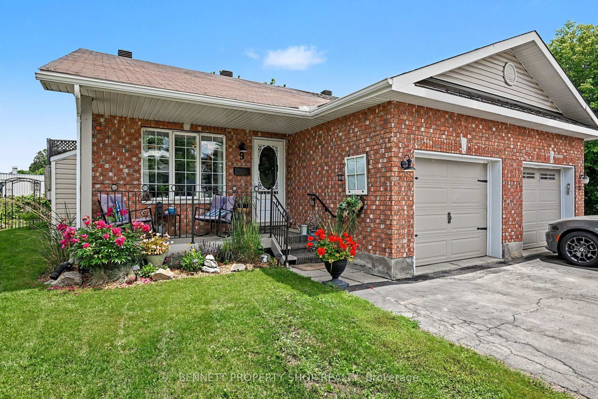 9 Huyck Drive photo 1
