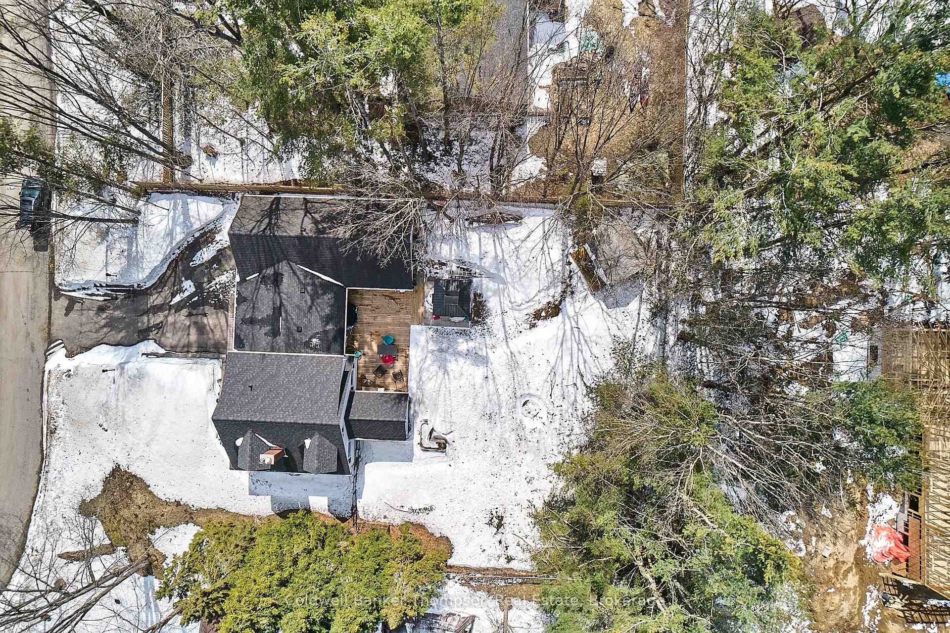 125 Douglas Street photo 34