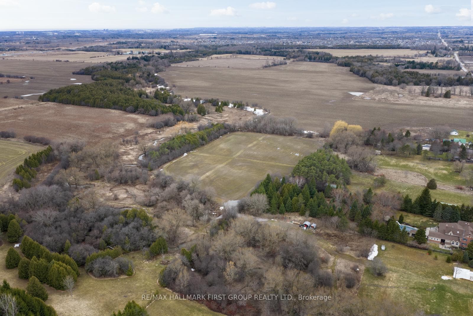 83 Columbus Road photo 4