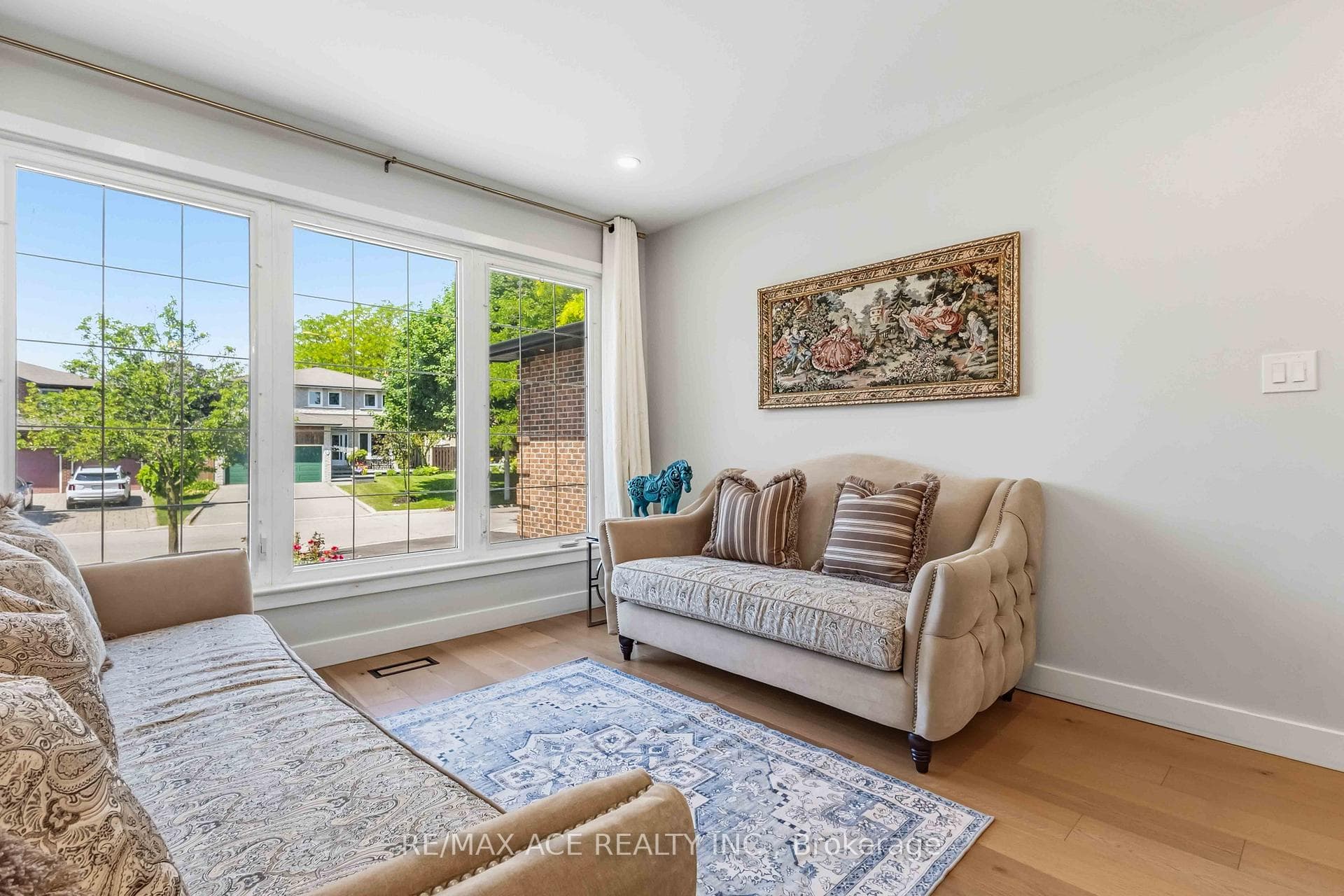 19 Barker Court photo 9