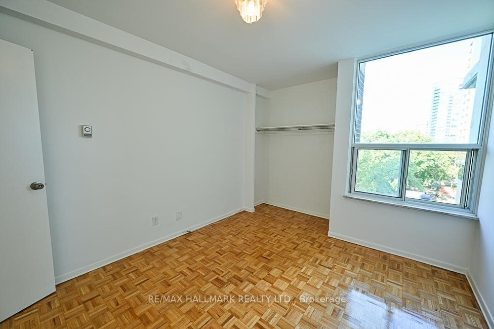 980 Broadview Avenue Unit 504 photo 11