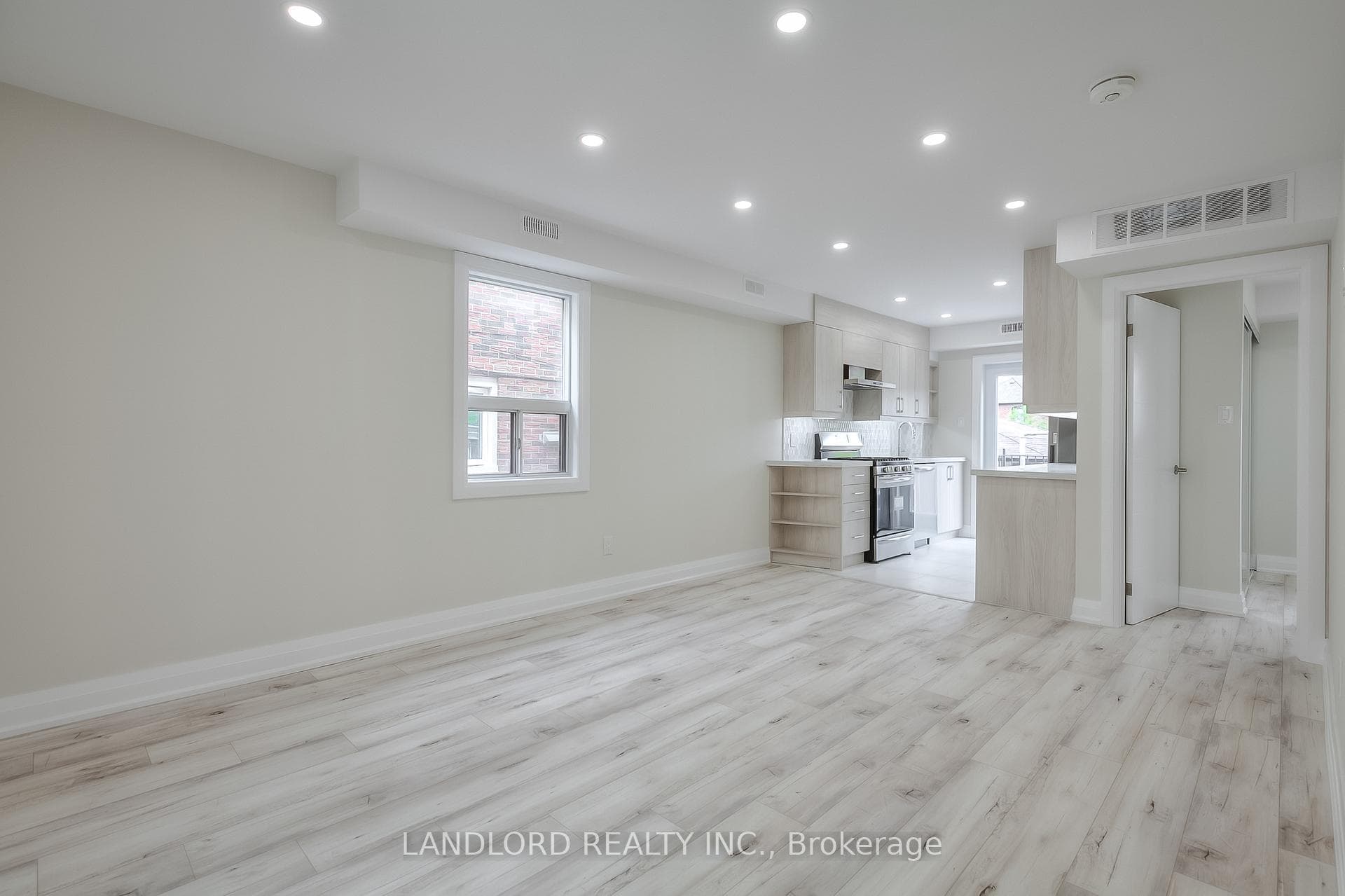 36 Yore Road Unit Main photo 5