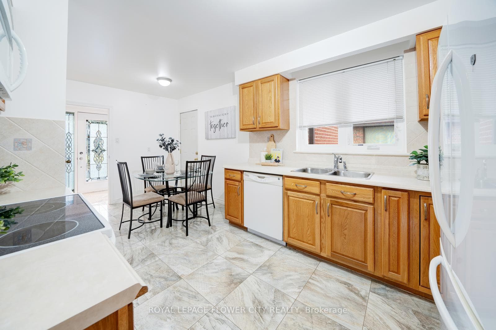 39 Stanwood Crescent photo 13