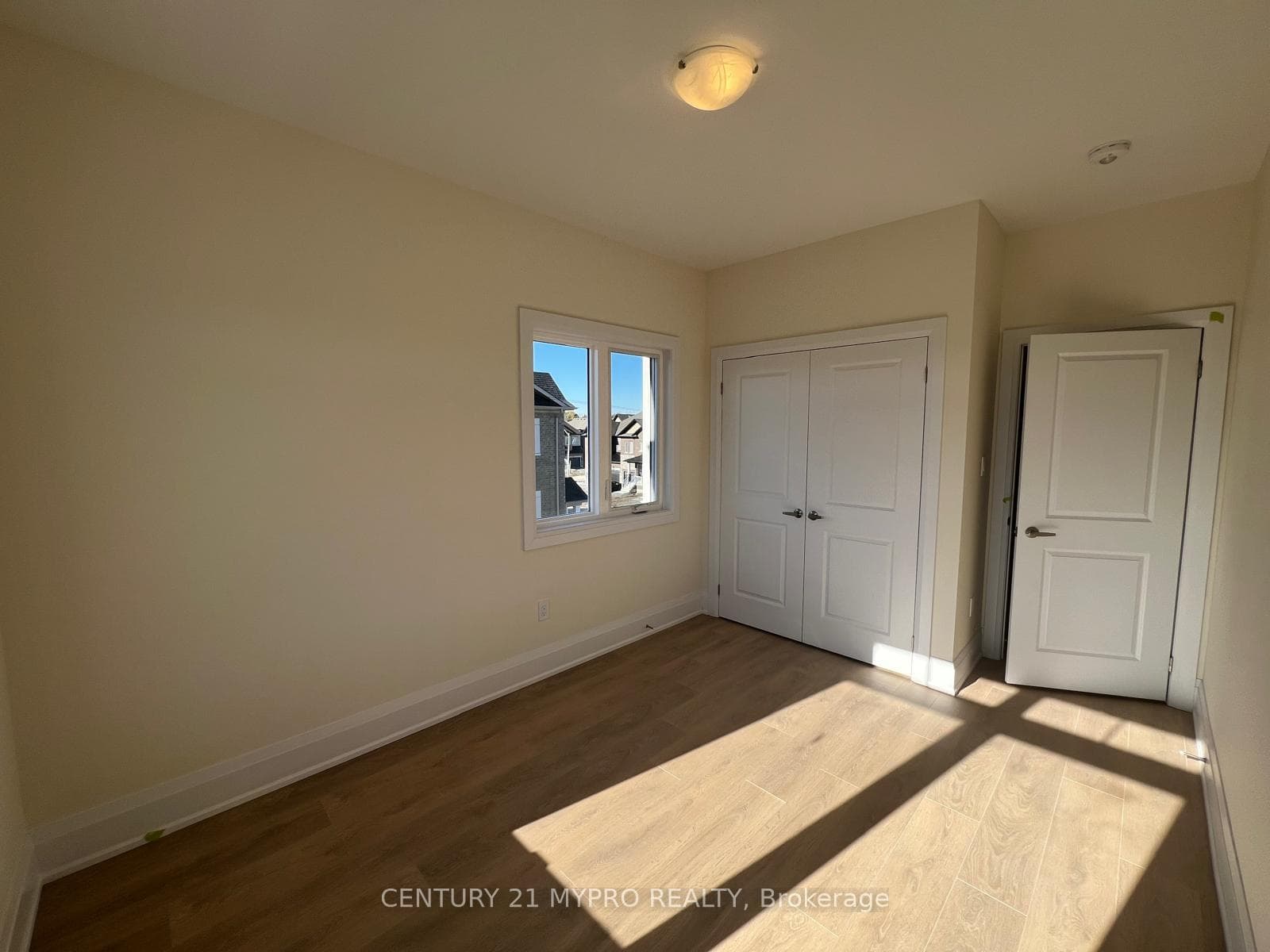173 Seguin Street photo 24