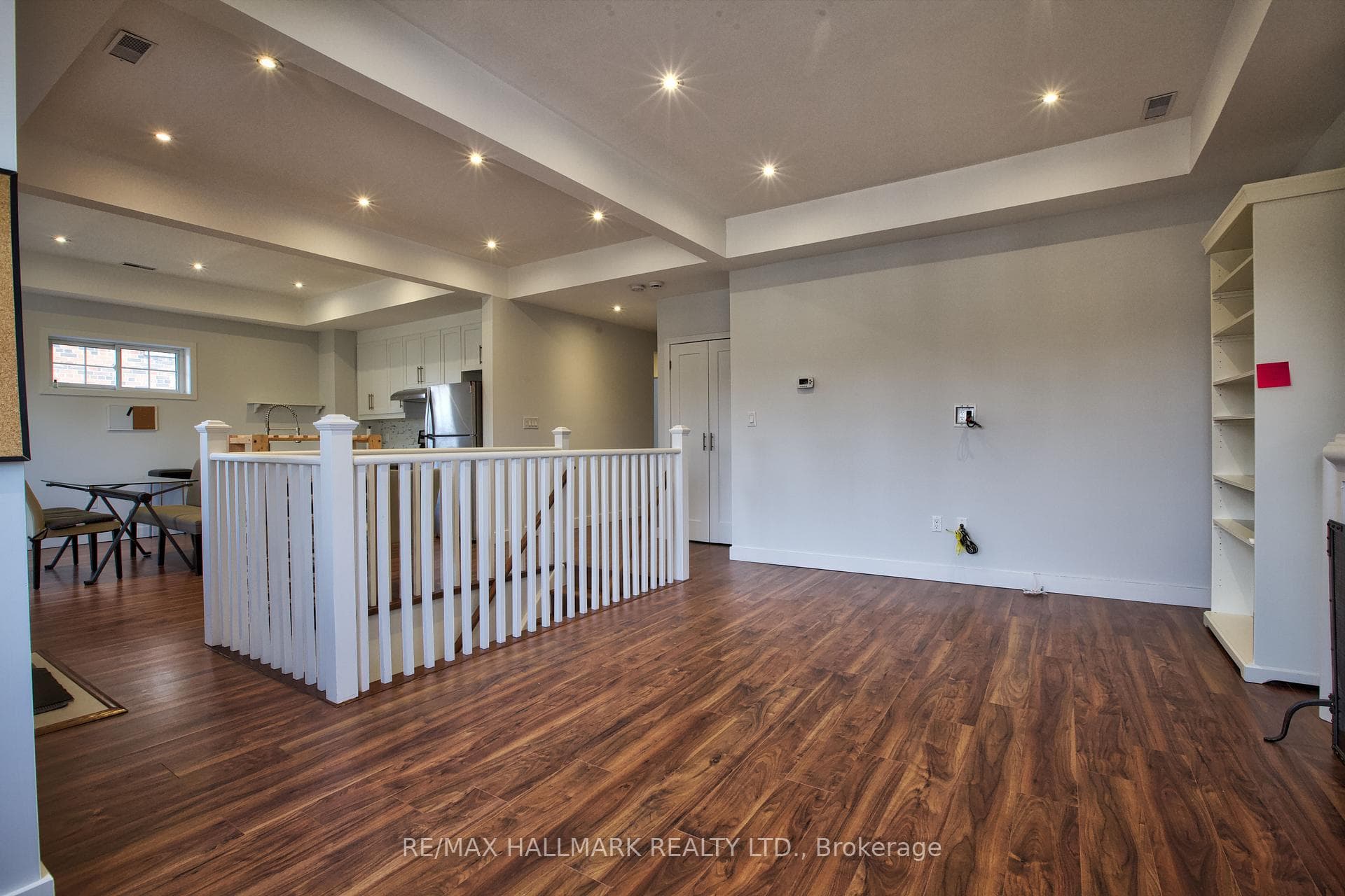 73 Lawrence Avenue Unit 2 photo 5