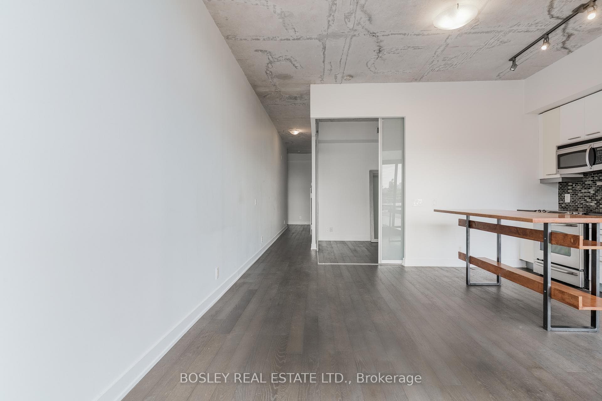 2 Gladstone Avenue Unit 402 photo 3