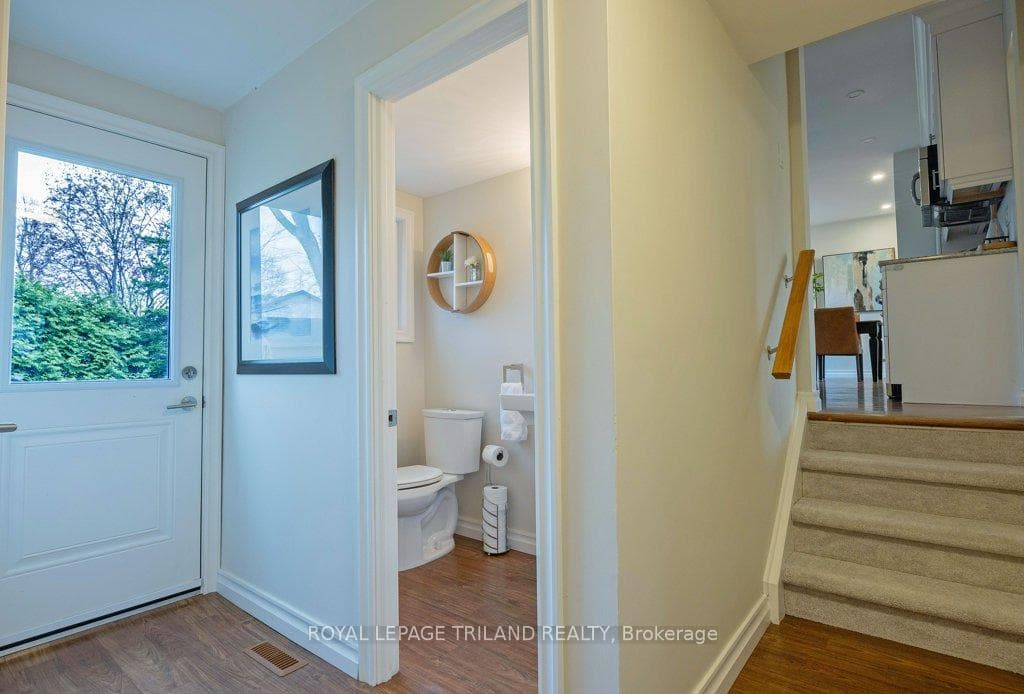 667 GLENGYLE Crescent photo 25
