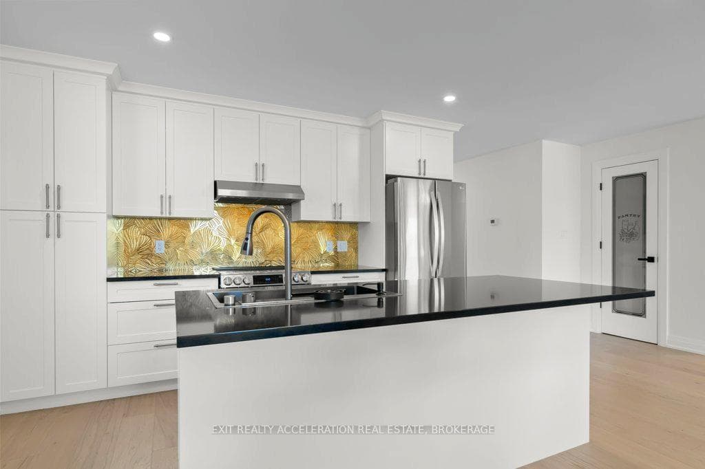 95 McCabe Street photo 9