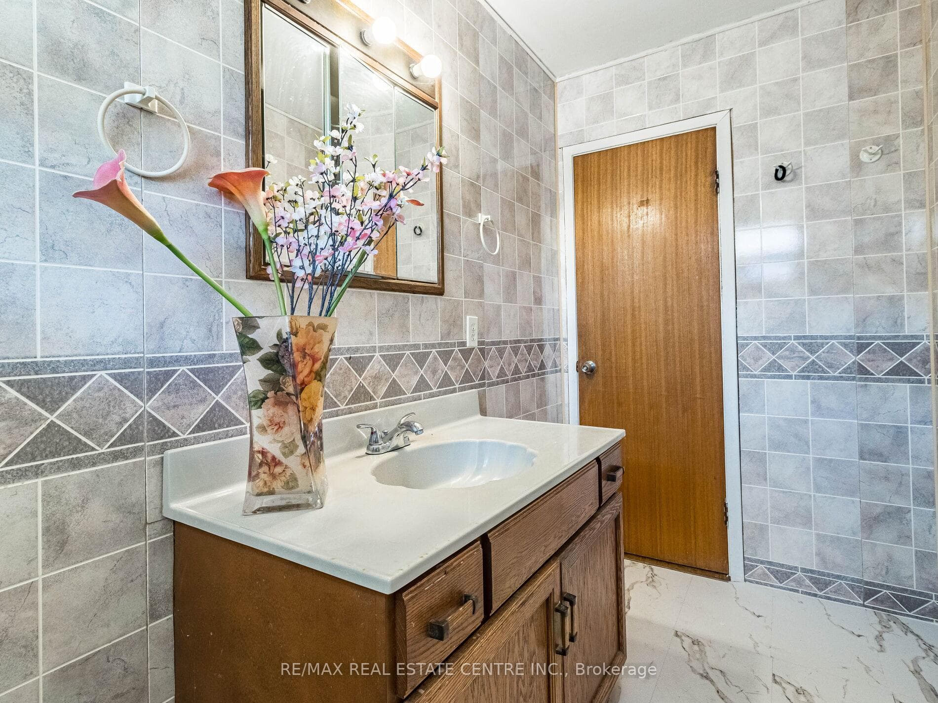127 Cabot Street photo 15