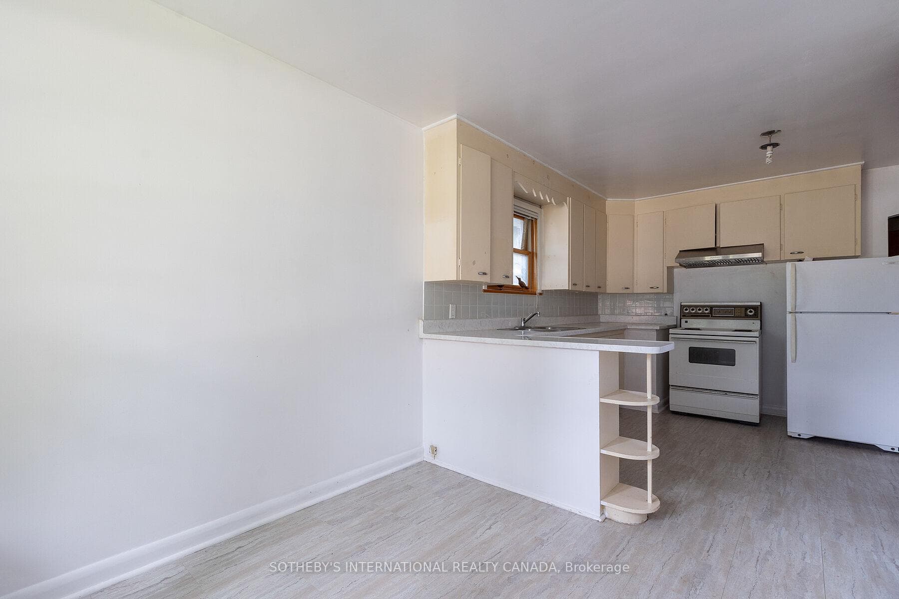 17 Ayre Point Road photo 9