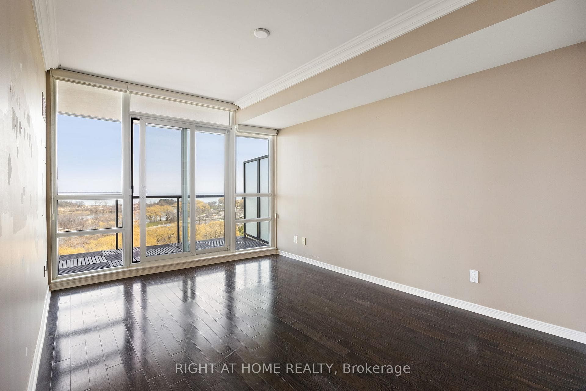 2240 Lake Shore Boulevard Unit 806 photo 9