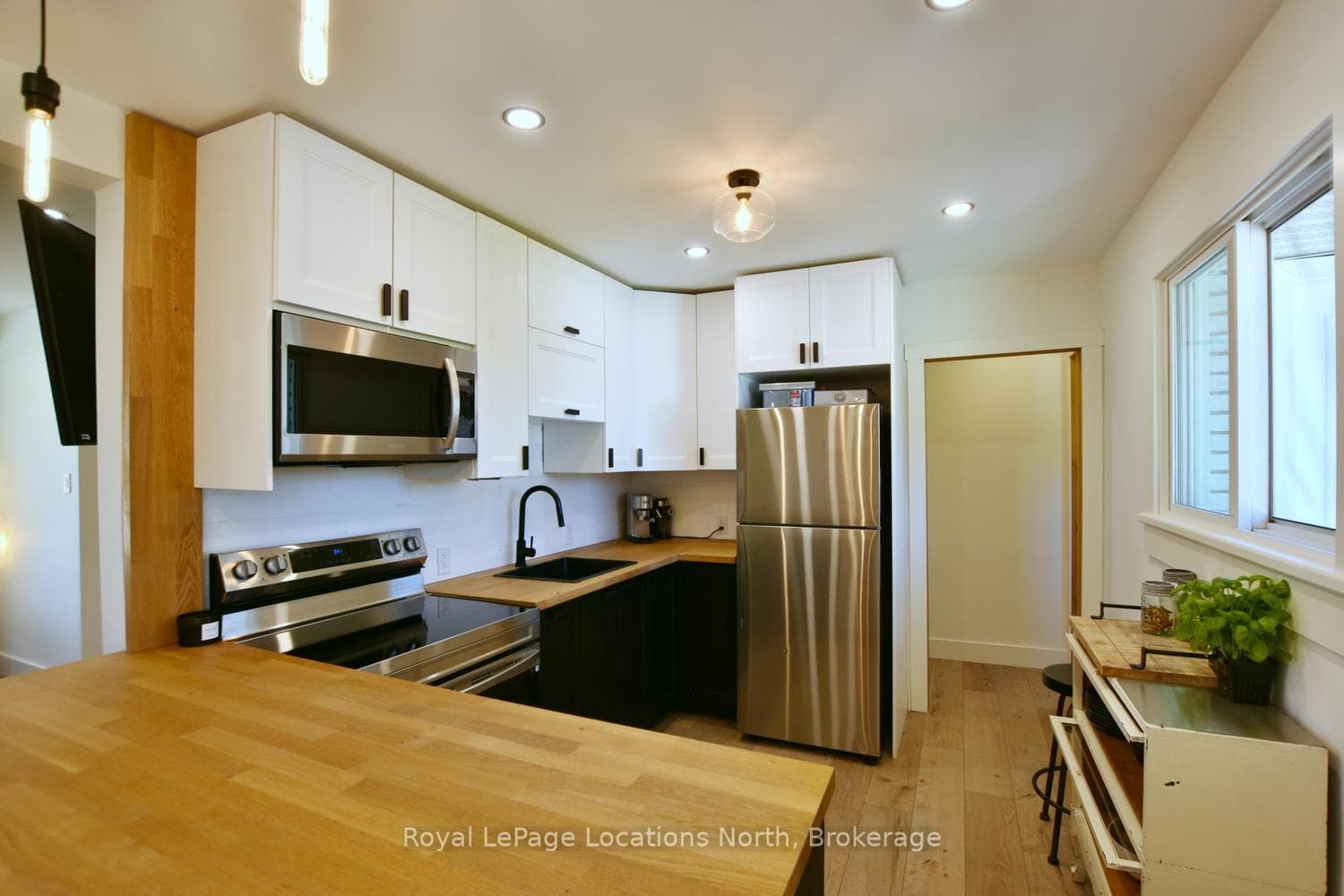 56 BATTEAUX Road photo 25
