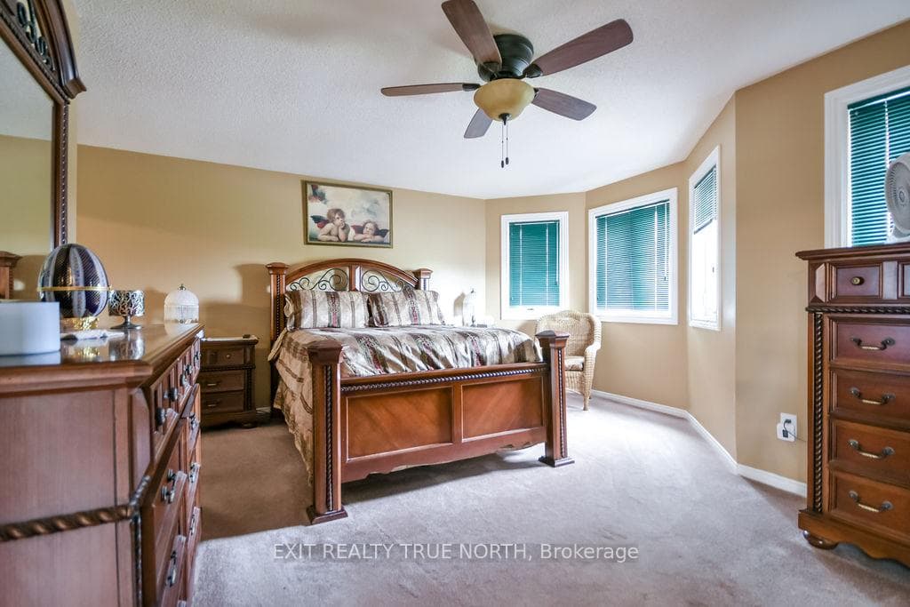 53 Etherington Crescent photo 17