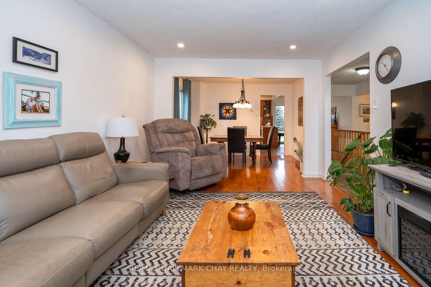 106 Hutchinson Drive photo 11