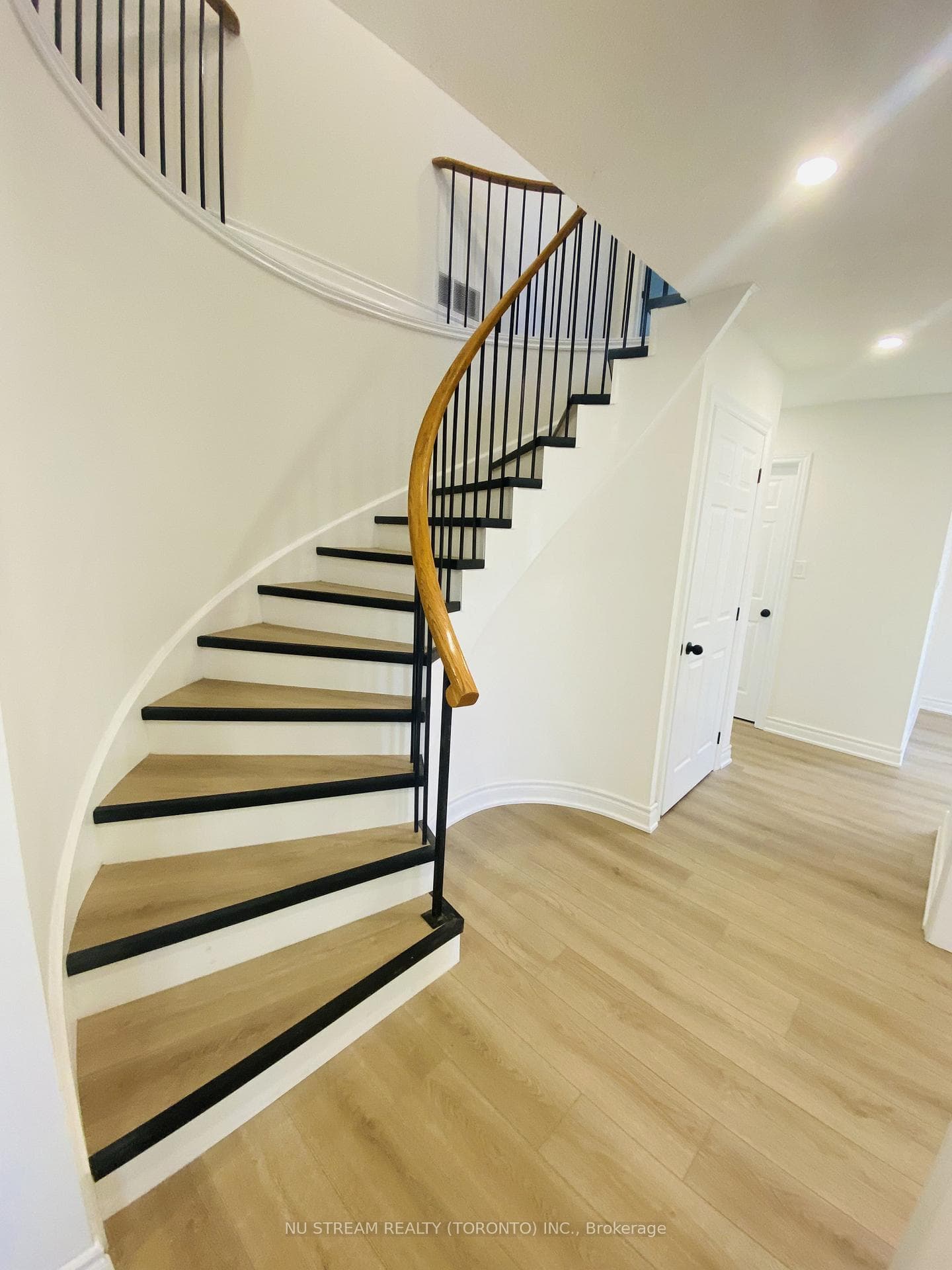 25 Quance Street photo 12