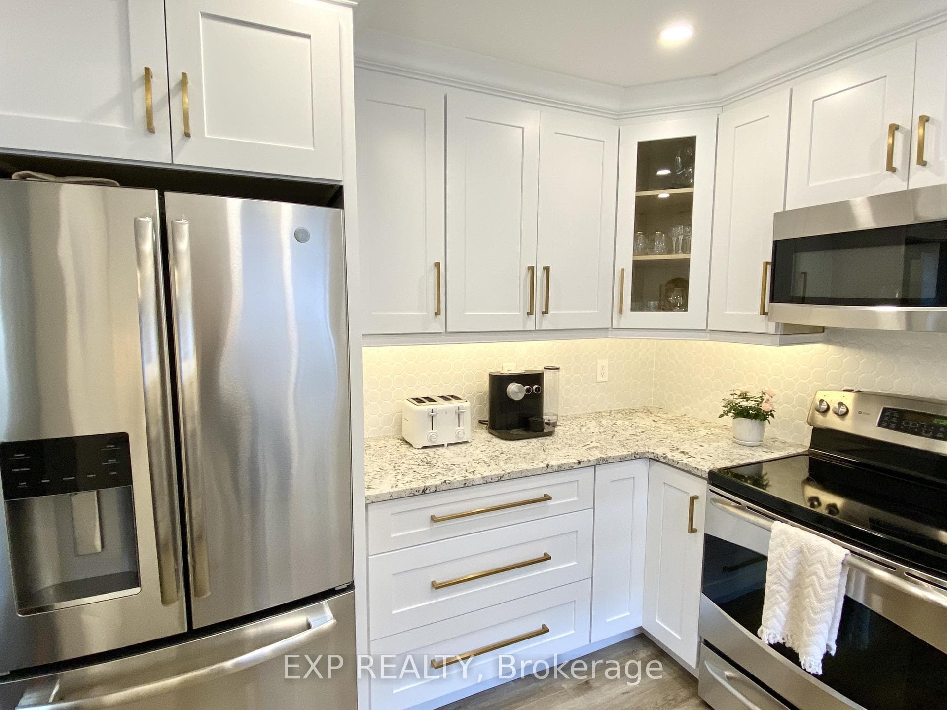 3157 Secord Place photo 6