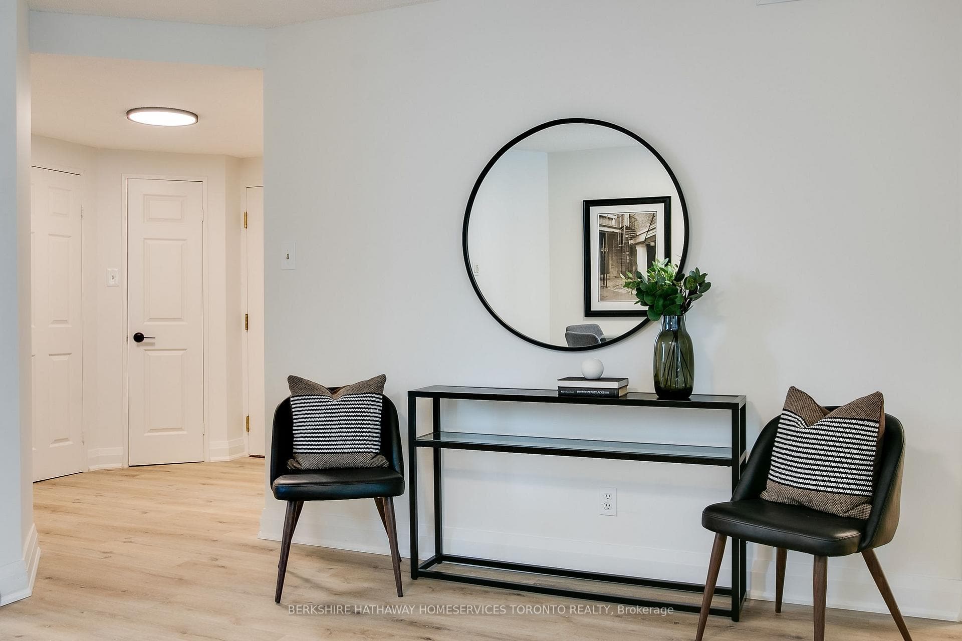 55 Centre Avenue Unit 906 photo 5
