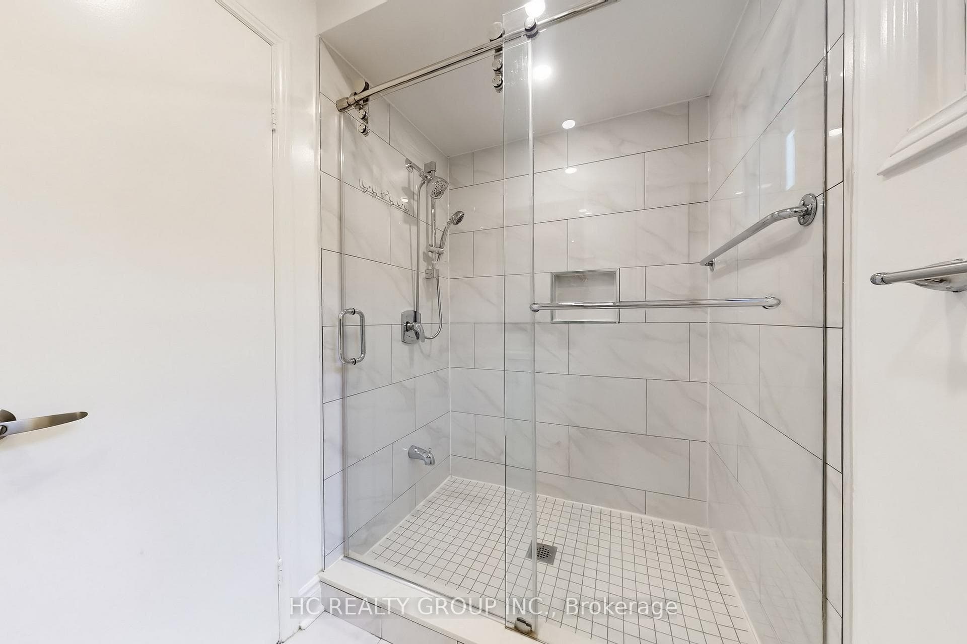 45 Cardwell Avenue photo 30