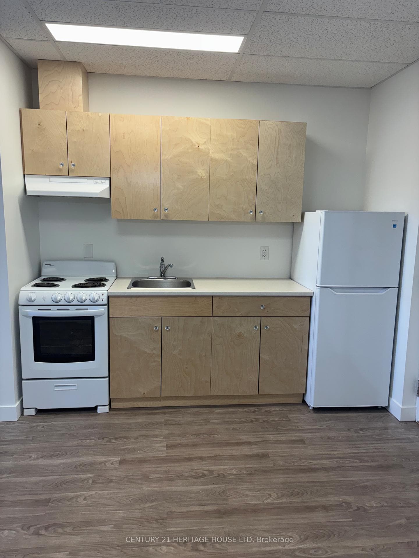 50 Scott Street Unit 212 photo 3