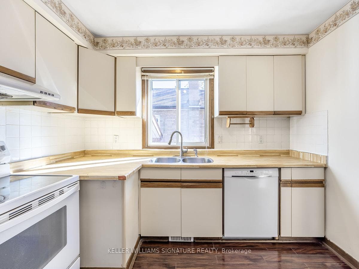 73 Barrymore Road Unit Upper photo 15