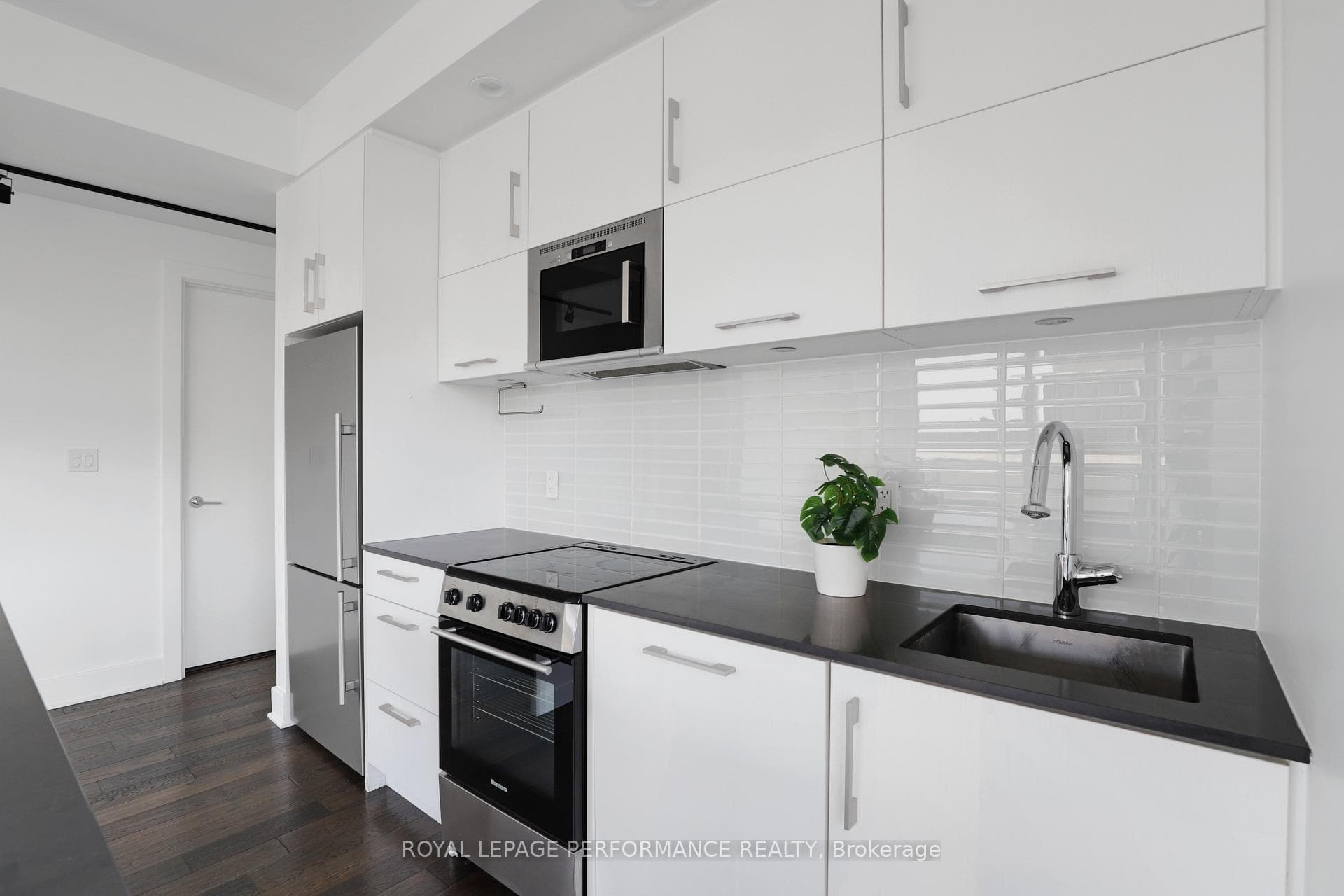 255 Bay Street Unit 1603 photo 6