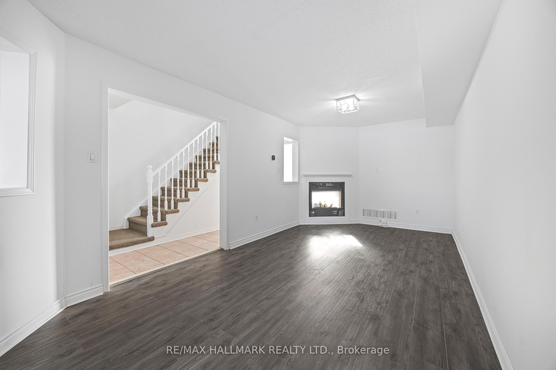 19 Parktree Drive photo 8
