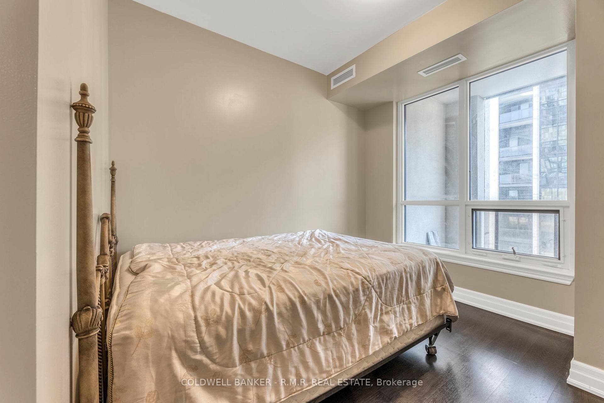 9085 Jane Street Unit 404 photo 10