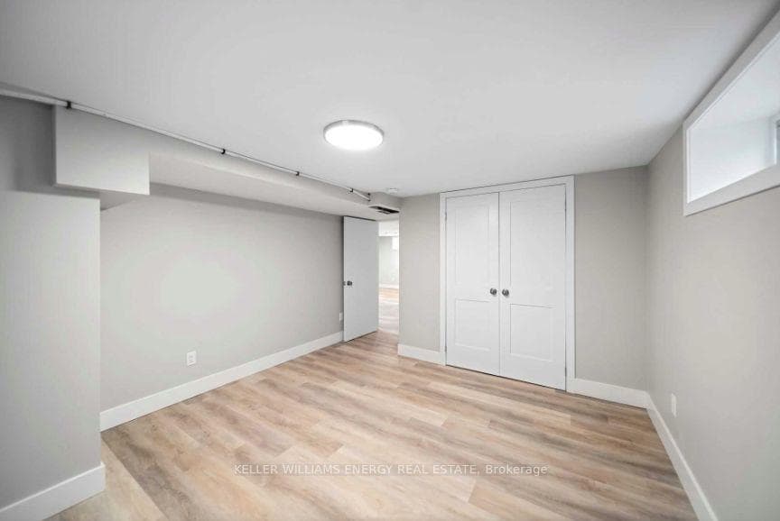 36 Simpson Avenue Unit Bsmt photo 7