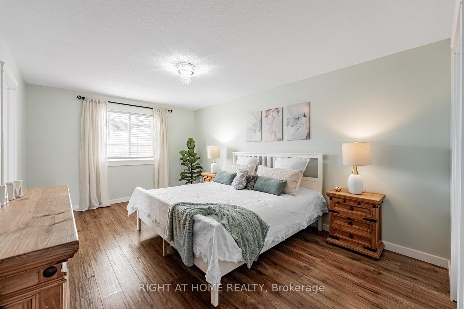 52 Milson Crescent photo 15