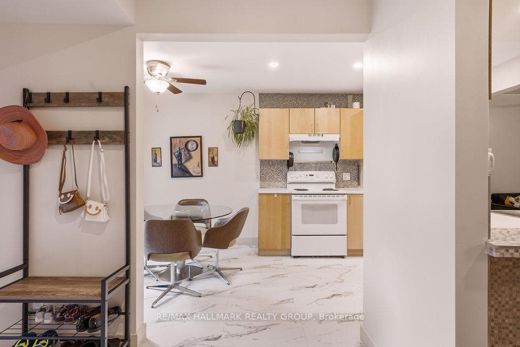 67 Grady Crescent photo 3
