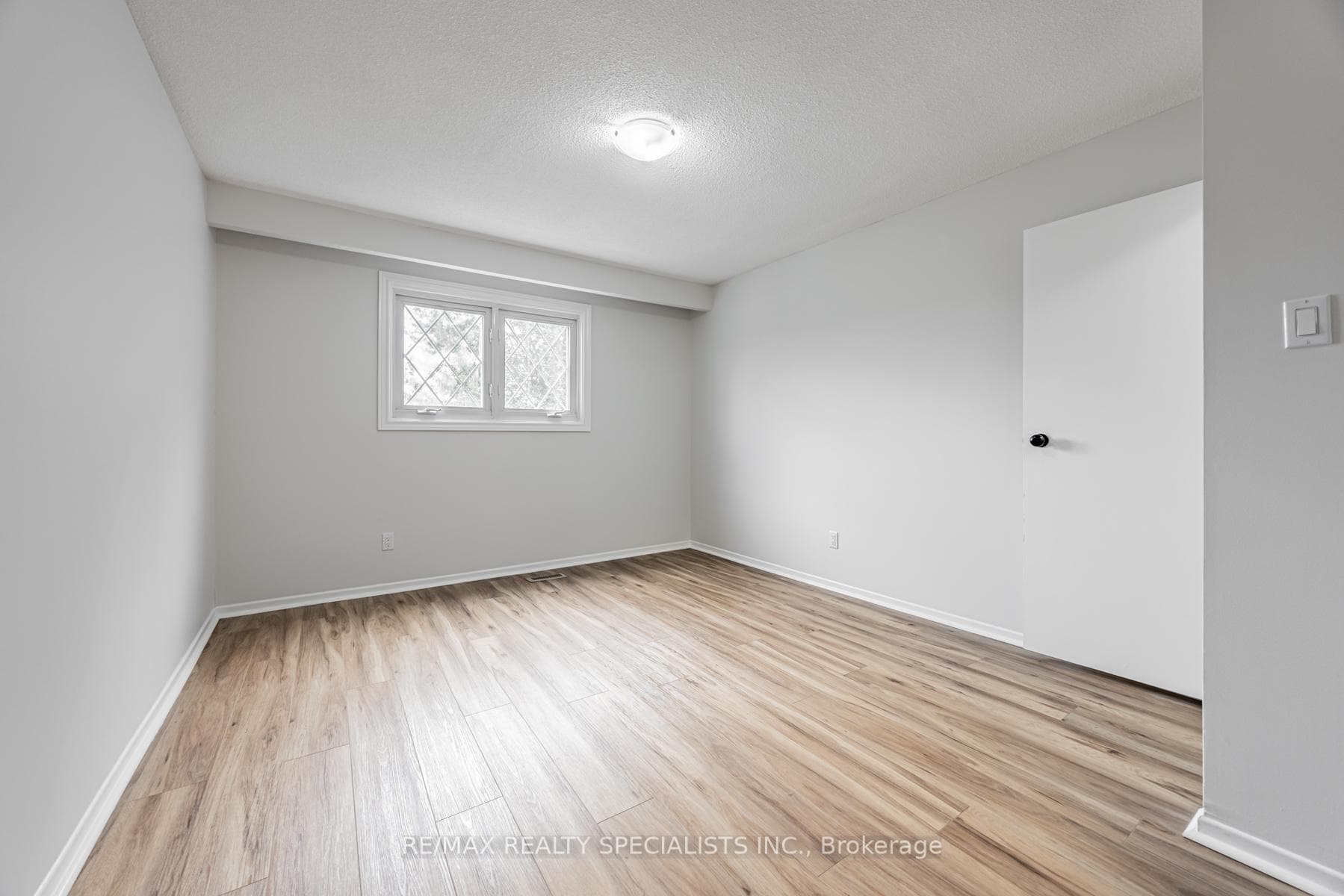 30 Winterfold Drive photo 17