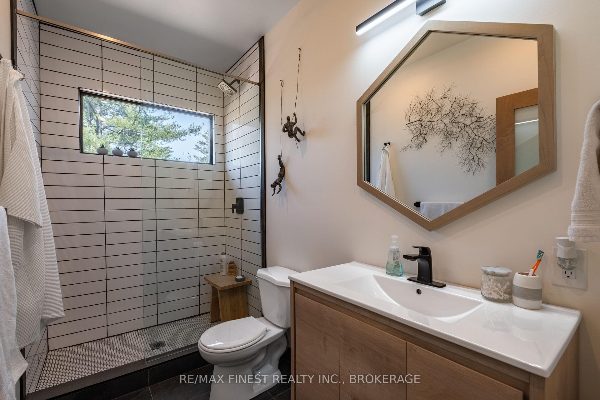 1316 Leland Road photo 27