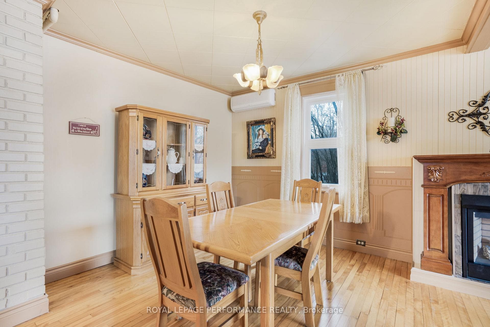 72 Longueuil Street photo 17